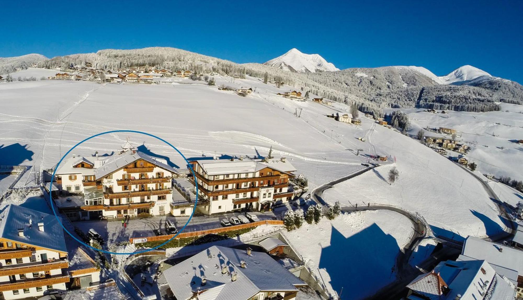 Hotel Kristall Meransen Exteriör bild