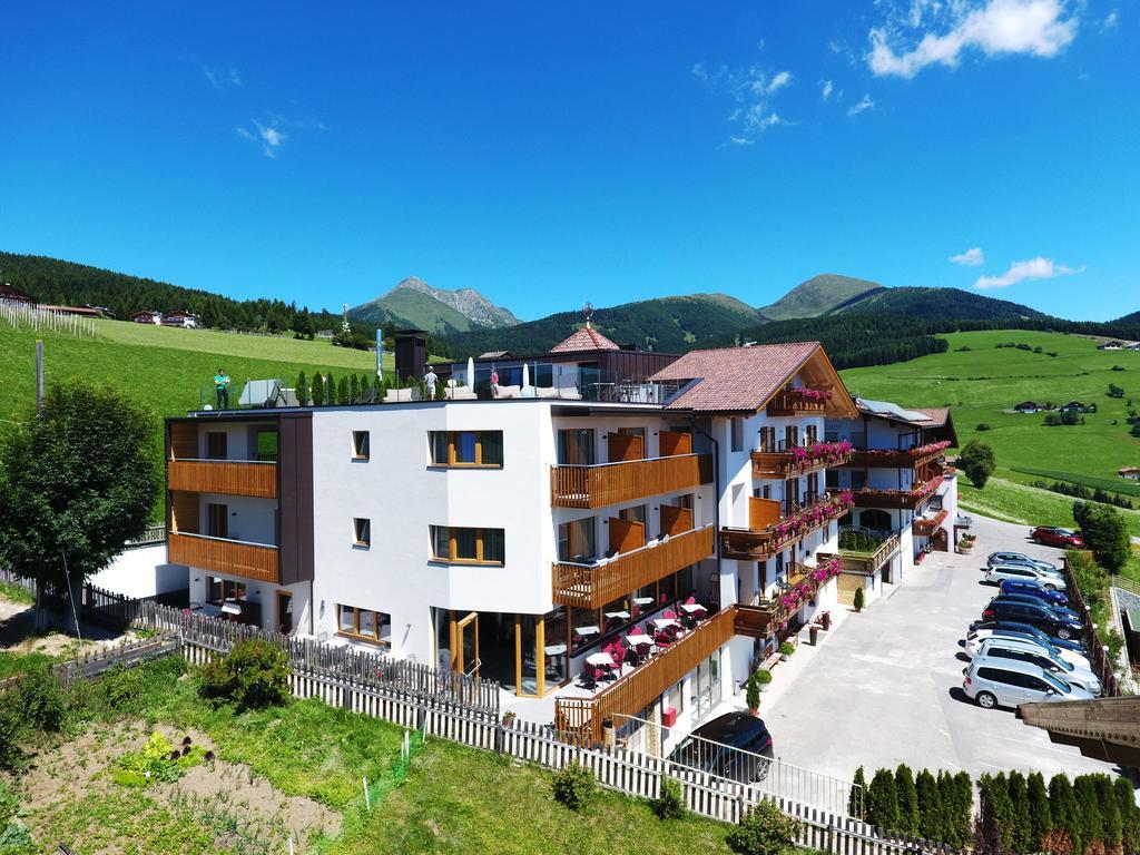 Hotel Kristall Meransen Exteriör bild