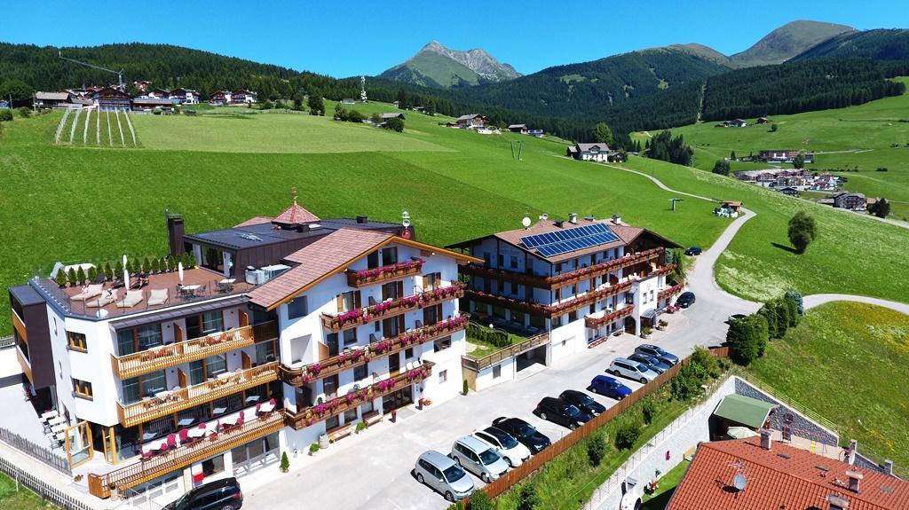 Hotel Kristall Meransen Exteriör bild