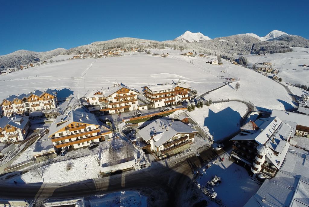Hotel Kristall Meransen Exteriör bild